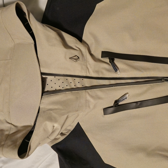 Volcom Cream and Black Performance Jackets - Picture 4 of 9